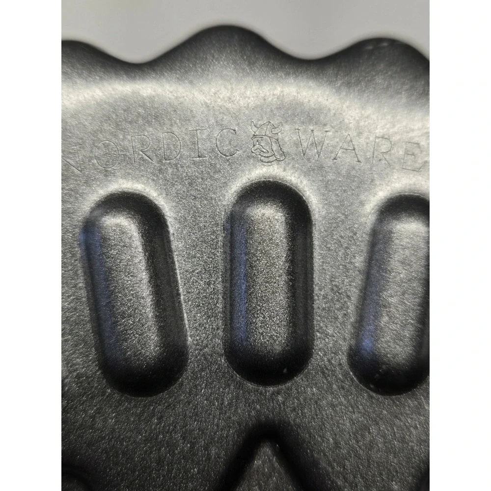 Nordic Ware Creme Filled Wafer Cake Pan Black Cast Aluminum Sandwich Cookie Mold